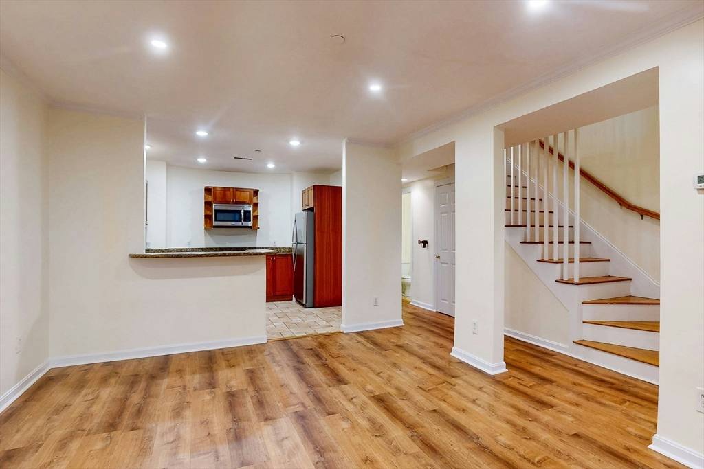 Boston, MA 02118,460 Massachusetts Avenue #B