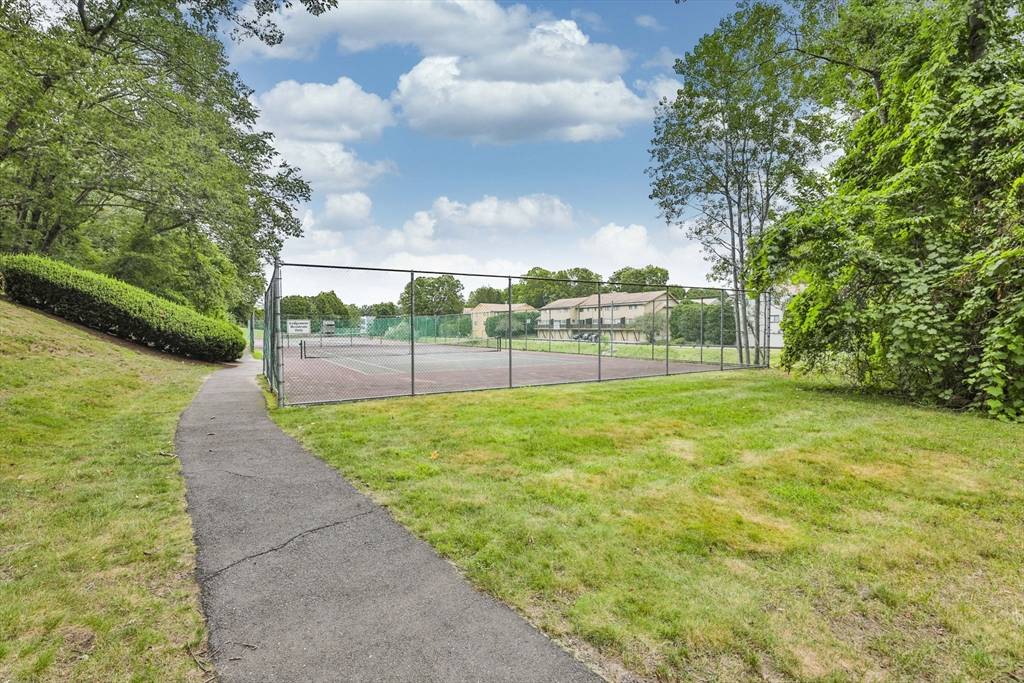 Ashland, MA 01721,122 Leland Farm Rd #122