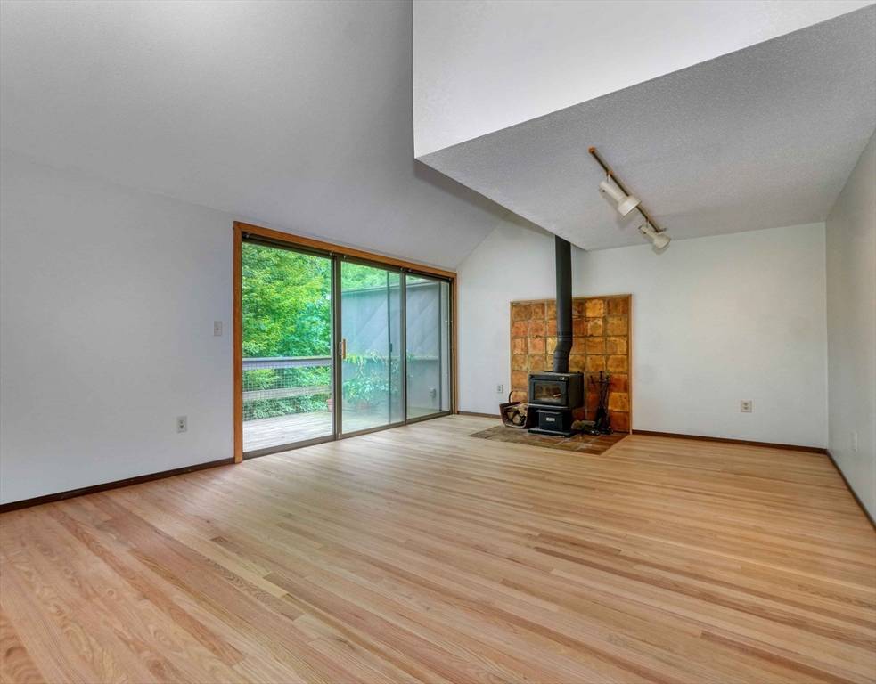 Acton, MA 01718,422 Great Elm Way #422