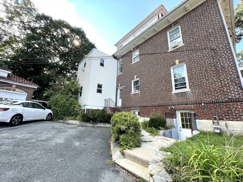 Boston, MA 02135,1776 Commonwealth Ave #B1