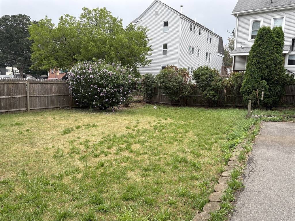 Framingham, MA 01702,18 Milton St