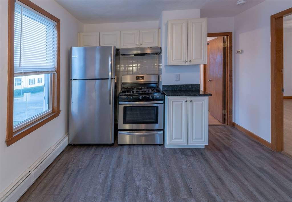 Peabody, MA 01960,39 County St #2