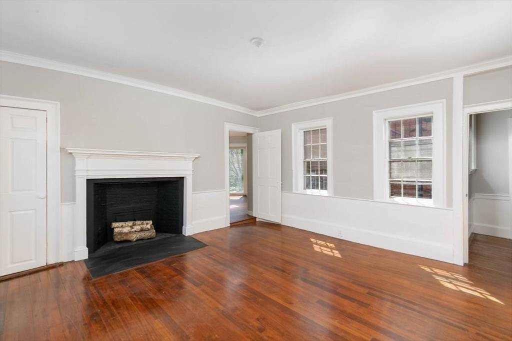 Newburyport, MA 01950,1 Fruit Street