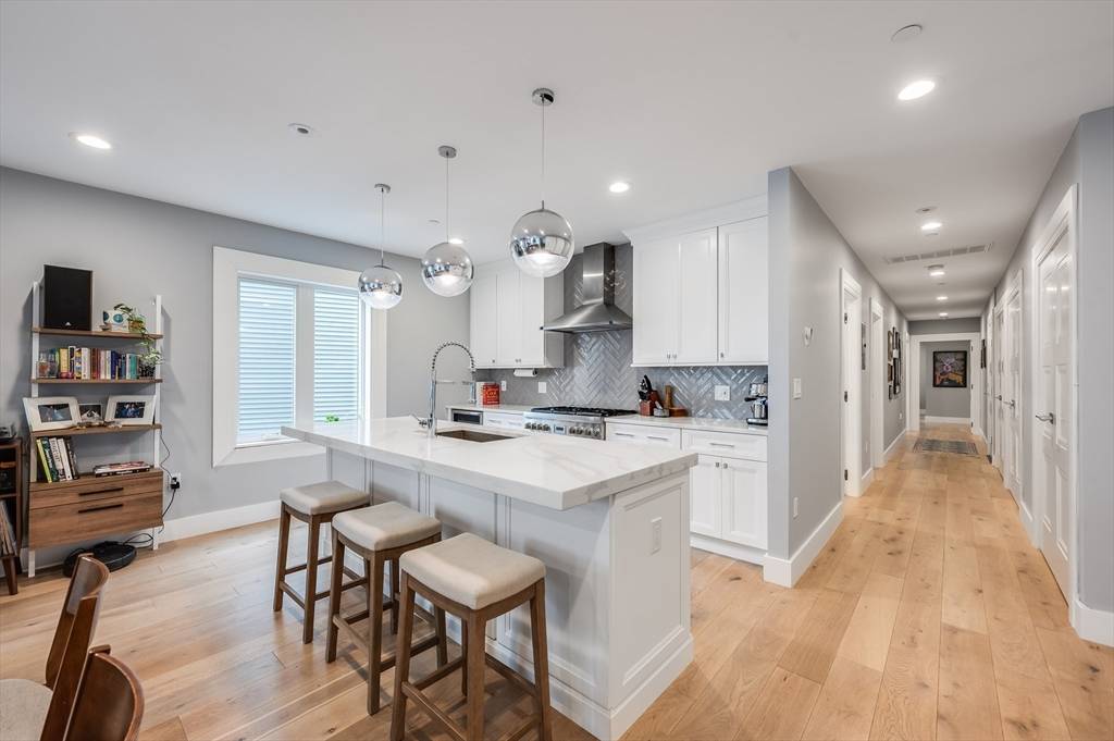Boston, MA 02127,510 Dorchester Ave #2R