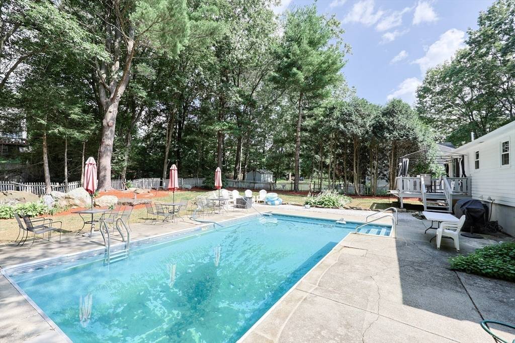 Shrewsbury, MA 01545,14 Minuteman Way