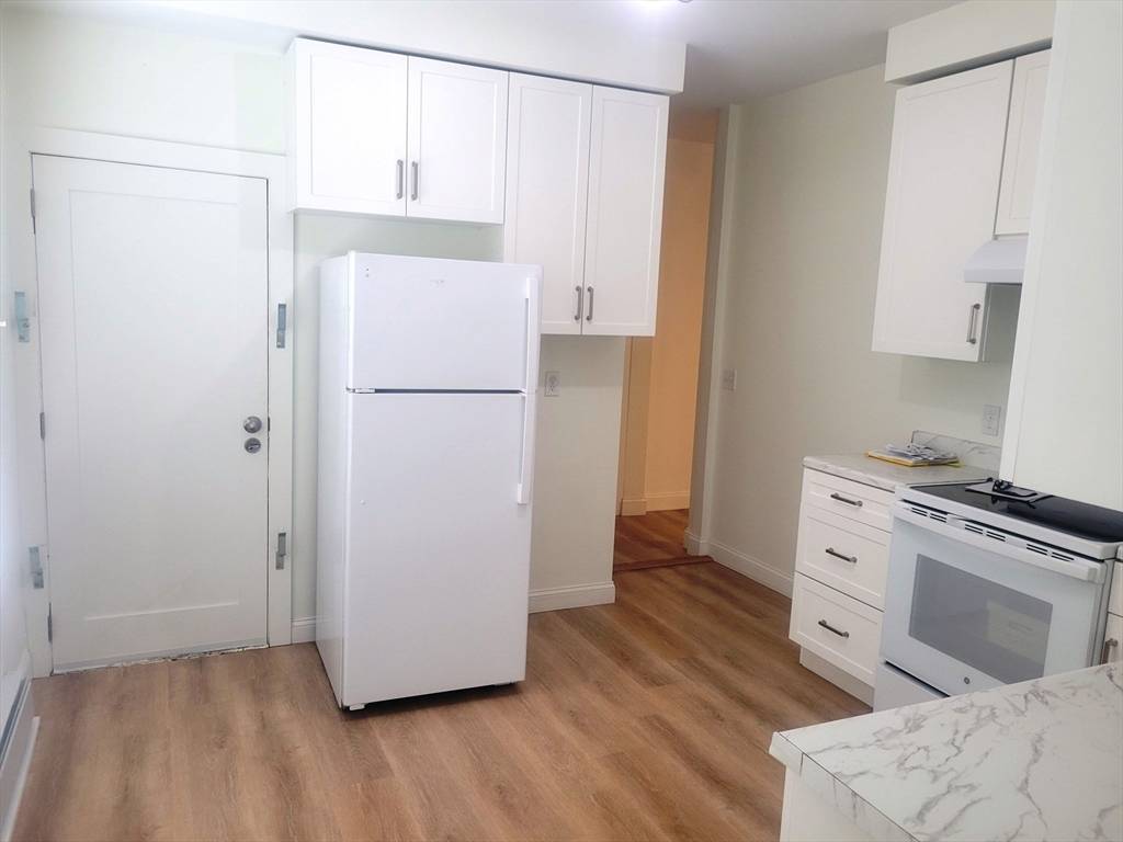 Lowell, MA 01852,255 Rogers Street #1