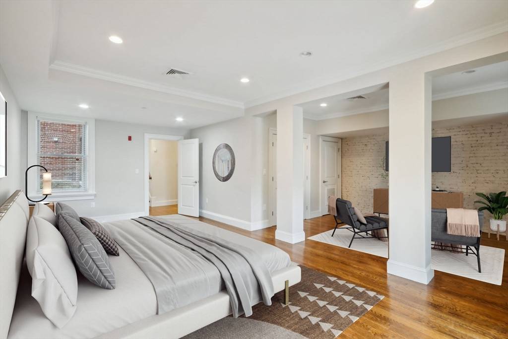 Brookline, MA 02446,1471 Beacon St #2B