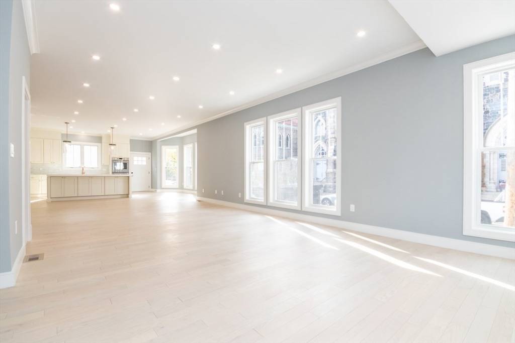 Cambridge, MA 02141,140 Otis Street #2