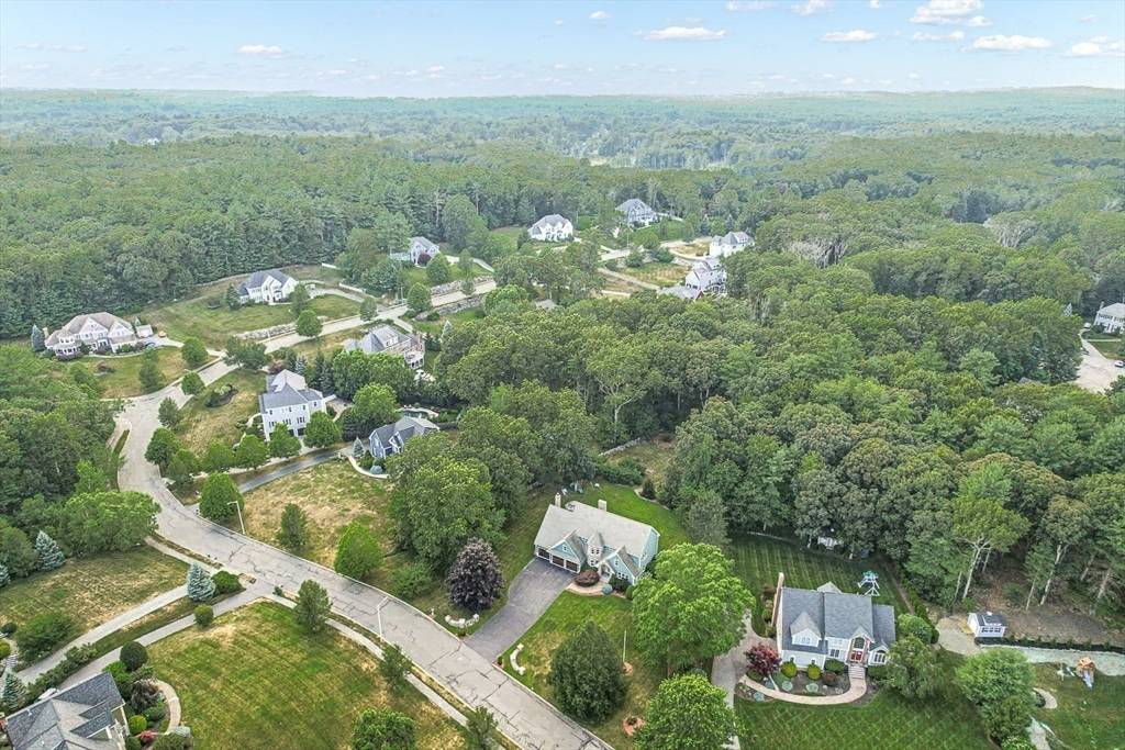 North Reading, MA 01864,13 Olde Coach Rd