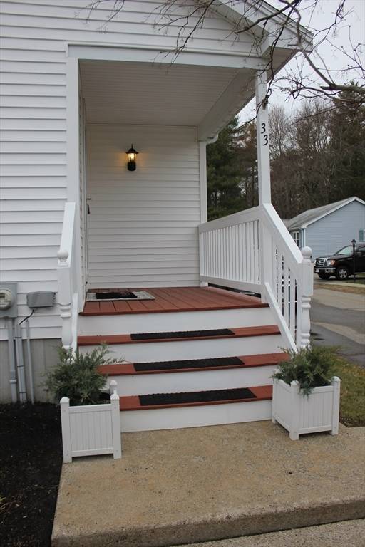 East Bridgewater, MA 02333,33 Brookbend Way West #33