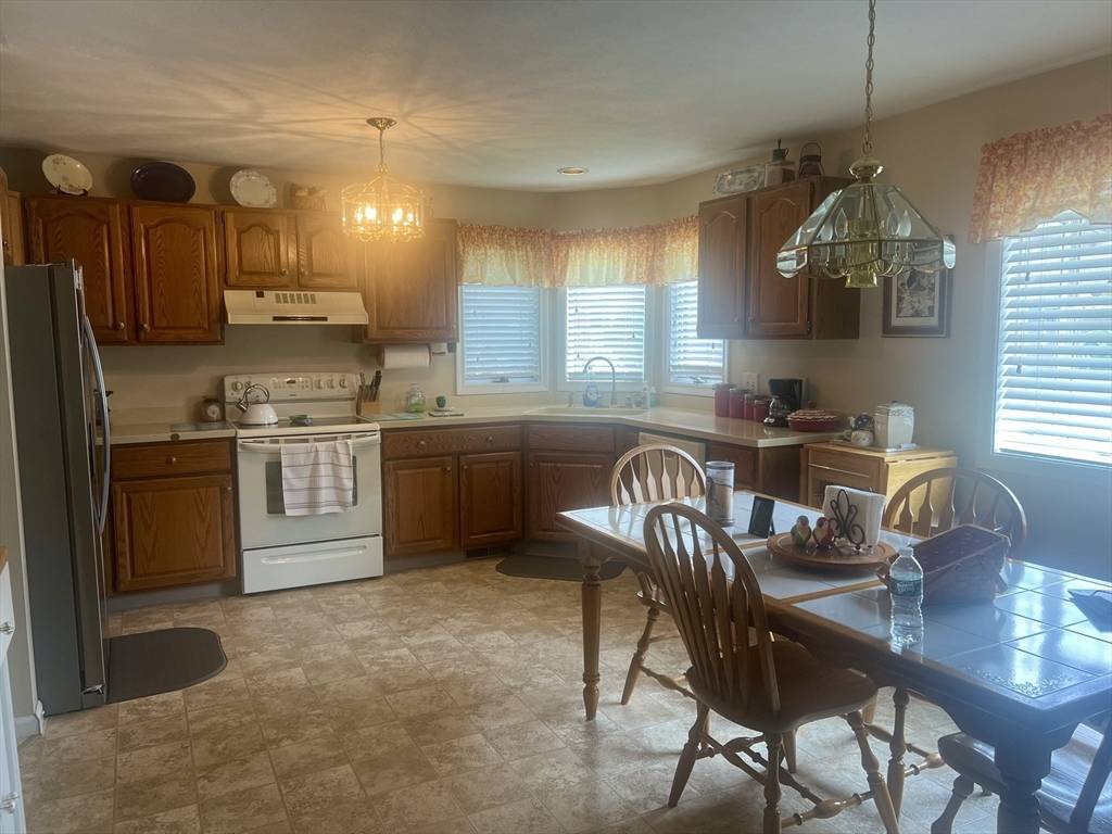 South Hadley, MA 01075,171 Pine Grove Drive #171