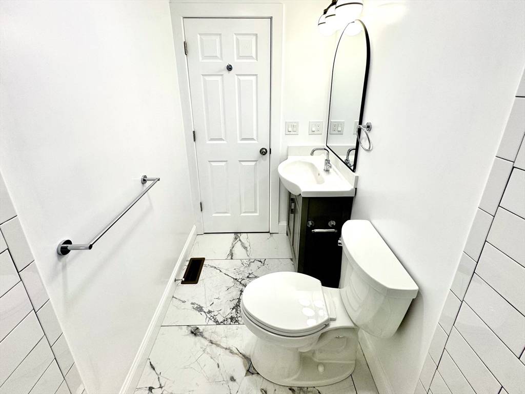 Somerville, MA 02143,7 Ward Street #1