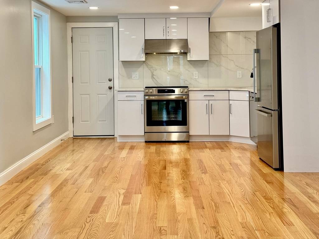 Somerville, MA 02143,5 Ward Street #3
