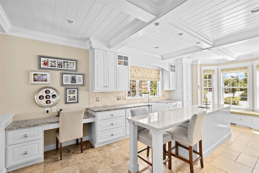 Hingham, MA 02043,5 Callahan Pl
