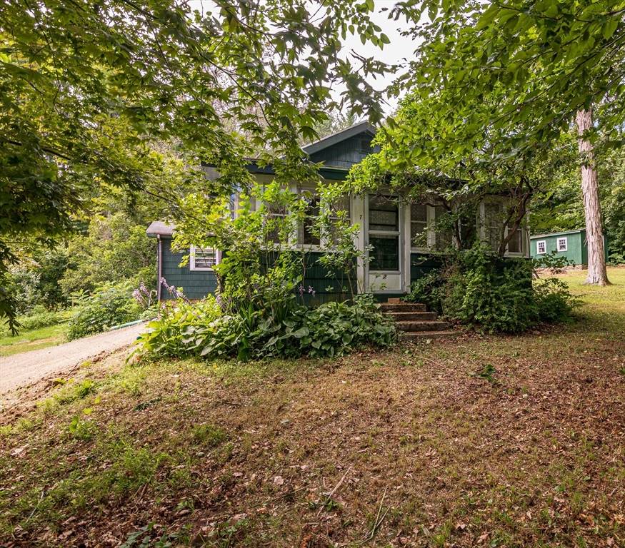 Dudley, MA 01571,7 Duval Road