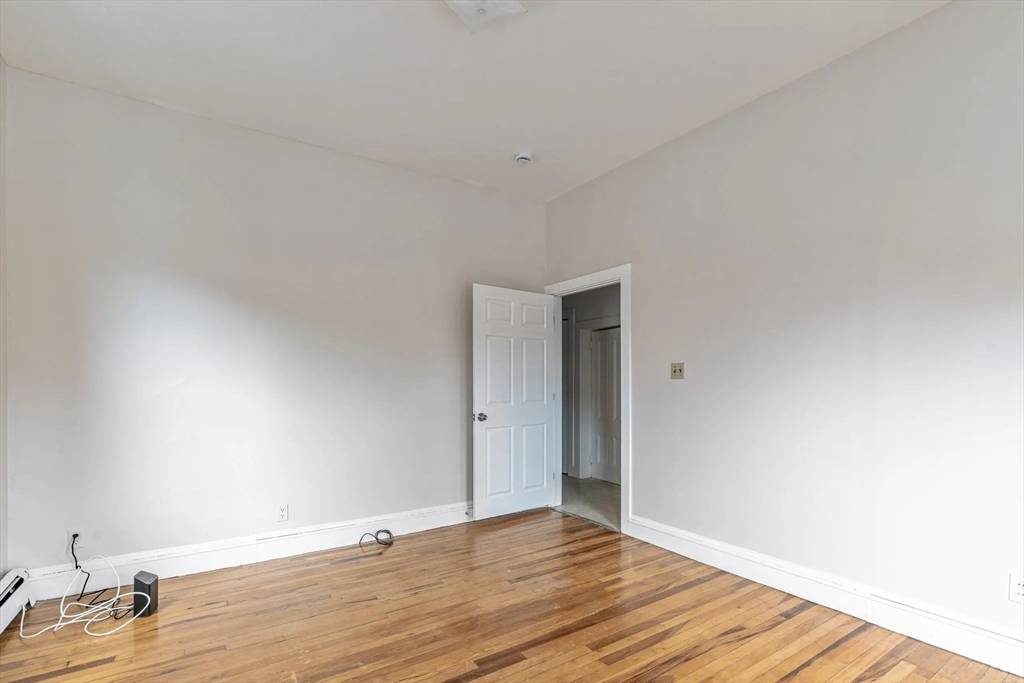 Cambridge, MA 02138,2A Sherman St #1