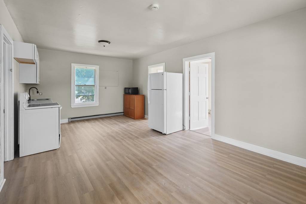 Charlton, MA 01507,32 Worecster Road #1