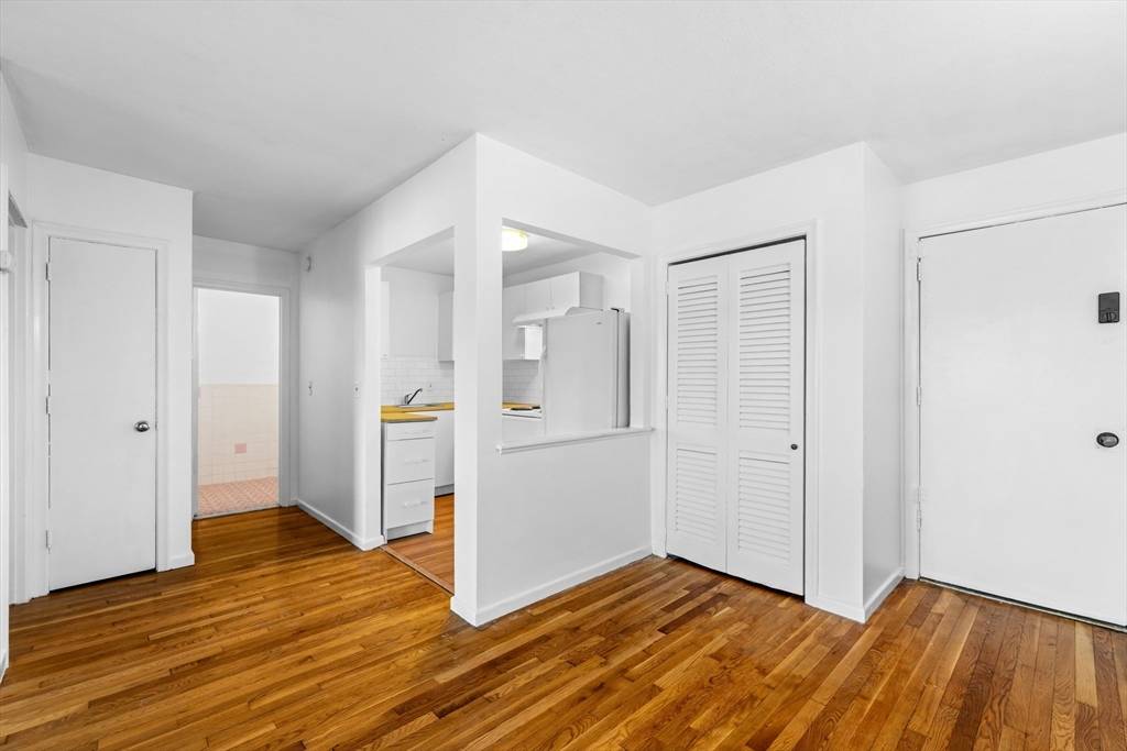 Boston, MA 02122,135 Neponset #44