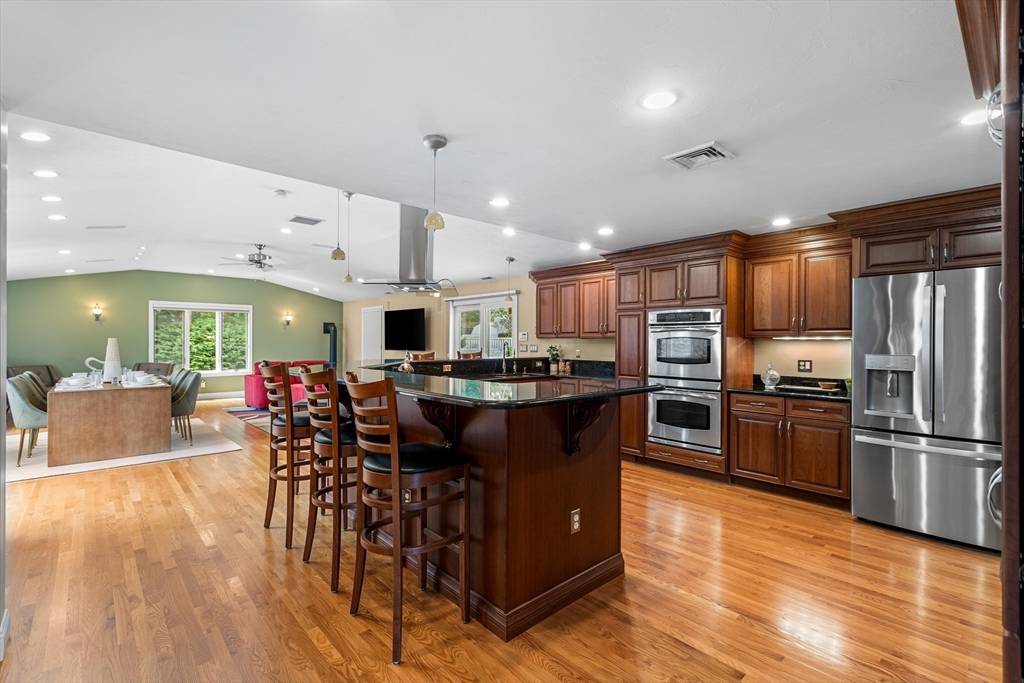 Burlington, MA 01803,16 Eugene Rd