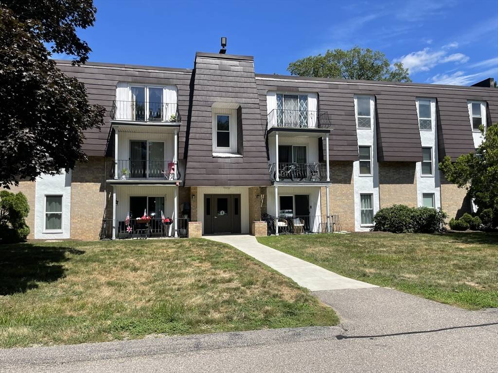 Milford, MA 01757,4 Kennedy Lane #49