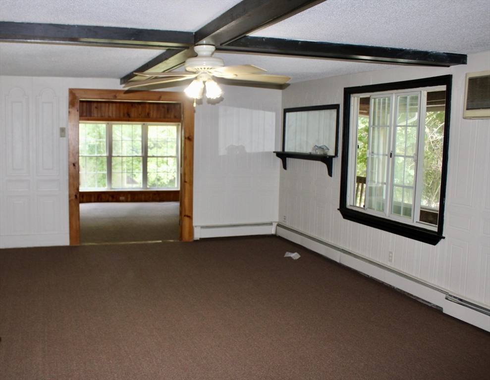 87 Bellevue Dr East Athol, MA 01331