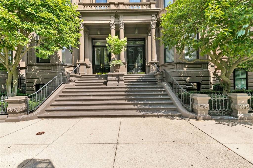 Boston, MA 02116,31-33 Commonwealth Ave #1