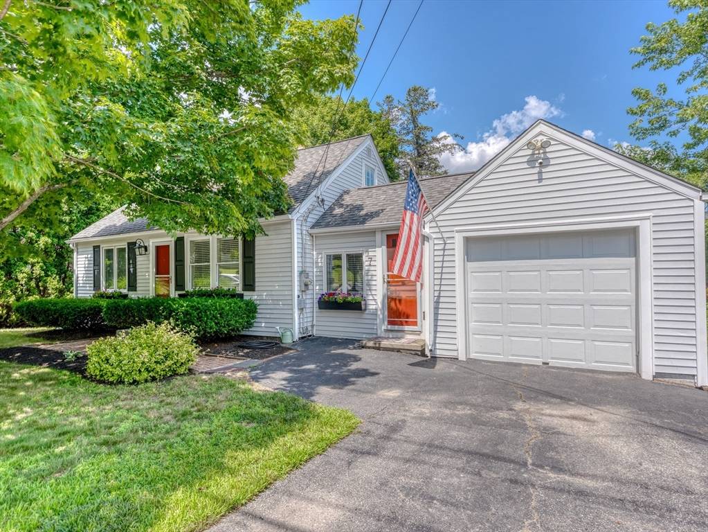 Auburn, MA 01501,7 Manor Road