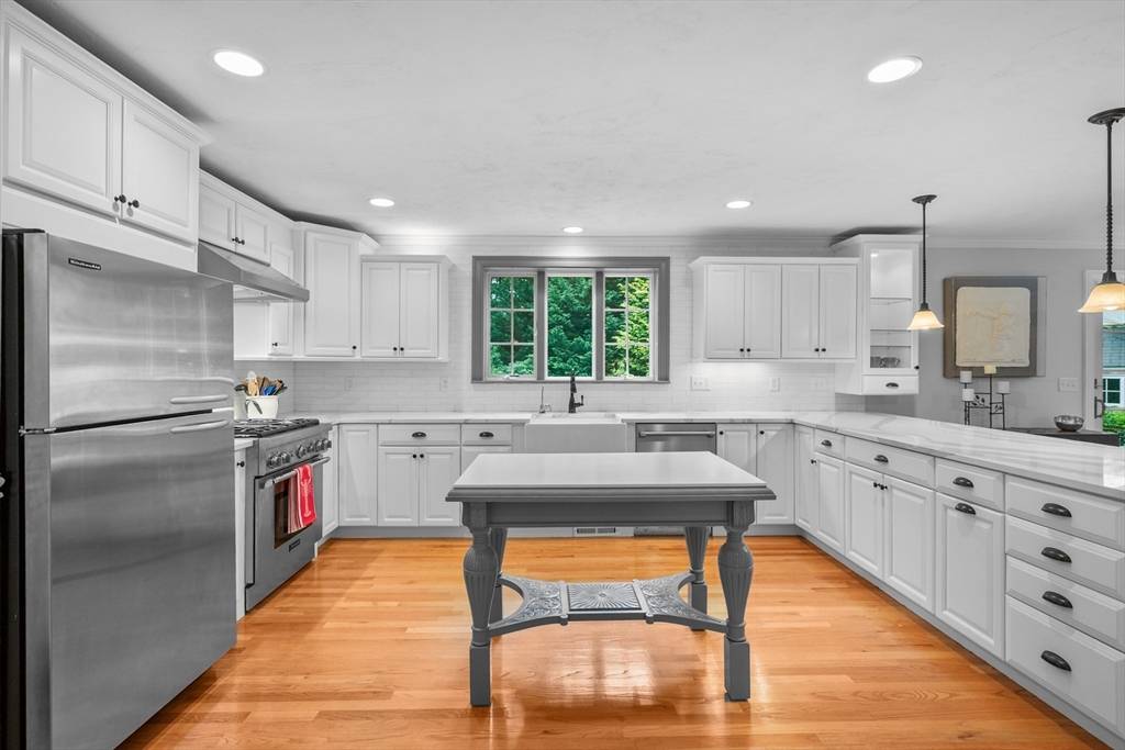 Falmouth, MA 02536,771 Sandwich Rd