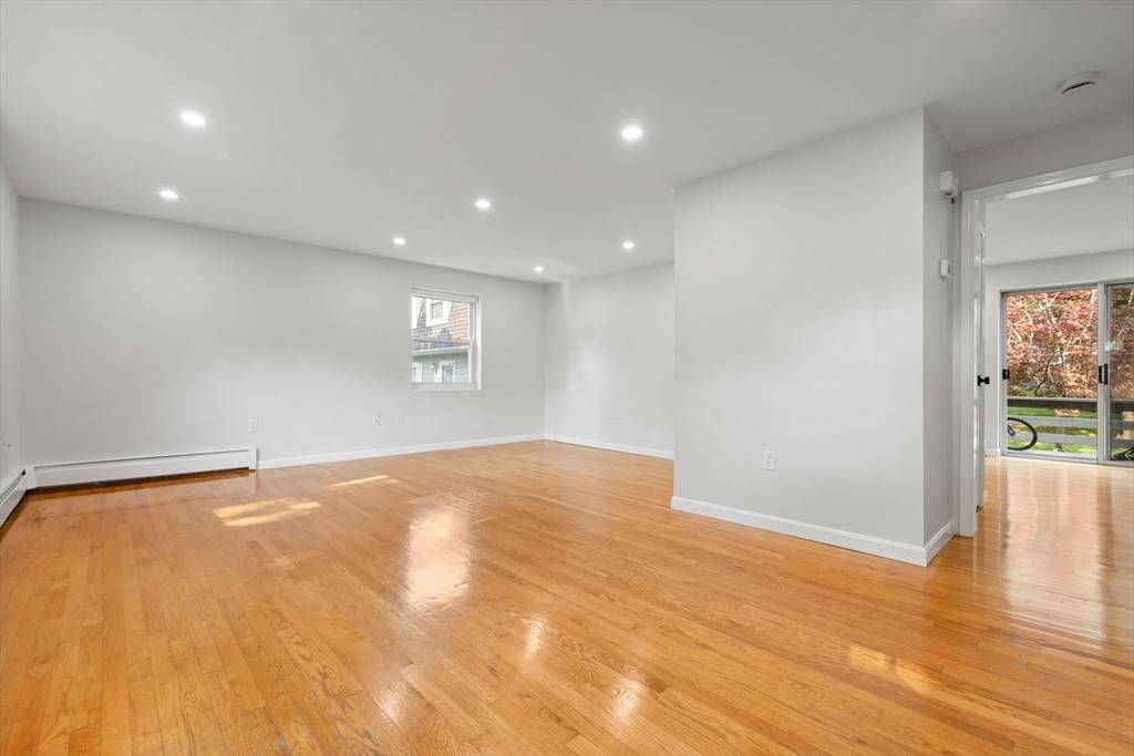 Newton, MA 02464,33 Saco Street #33