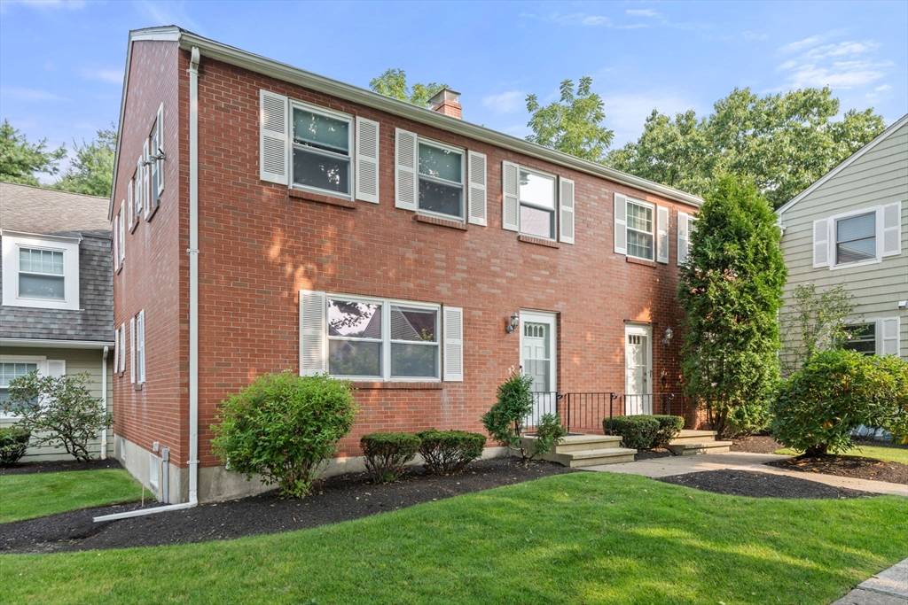 Newton, MA 02464,33 Saco Street #33