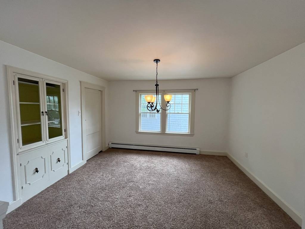 Newton, MA 02466,17-19 Maple St #2