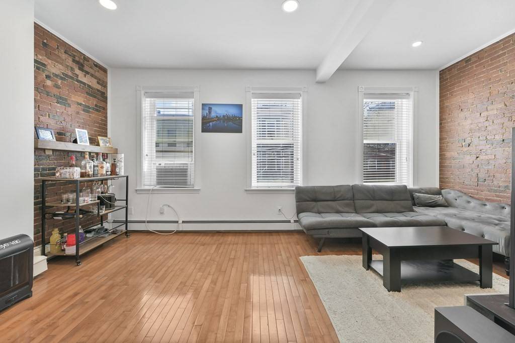 Boston, MA 02127,168 F St #3