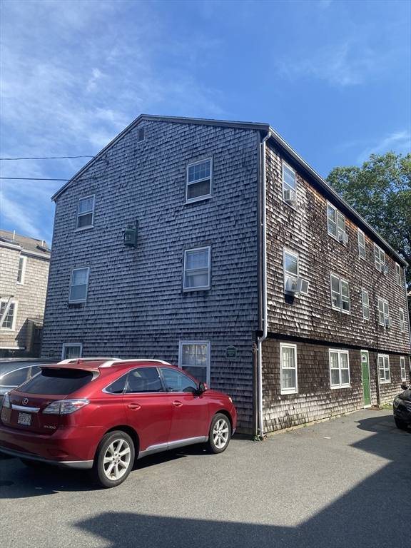 Marblehead, MA 01945,59 Commercial Street #4