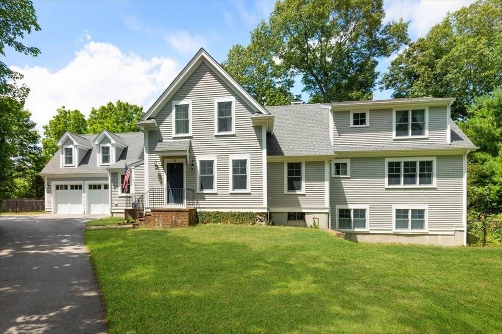 Hingham, MA 02043,15 Lewis Court