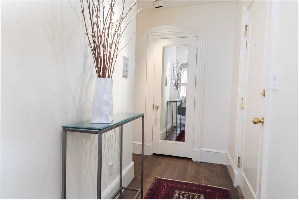 Boston, MA 02116,60 Commonwealth Ave #4