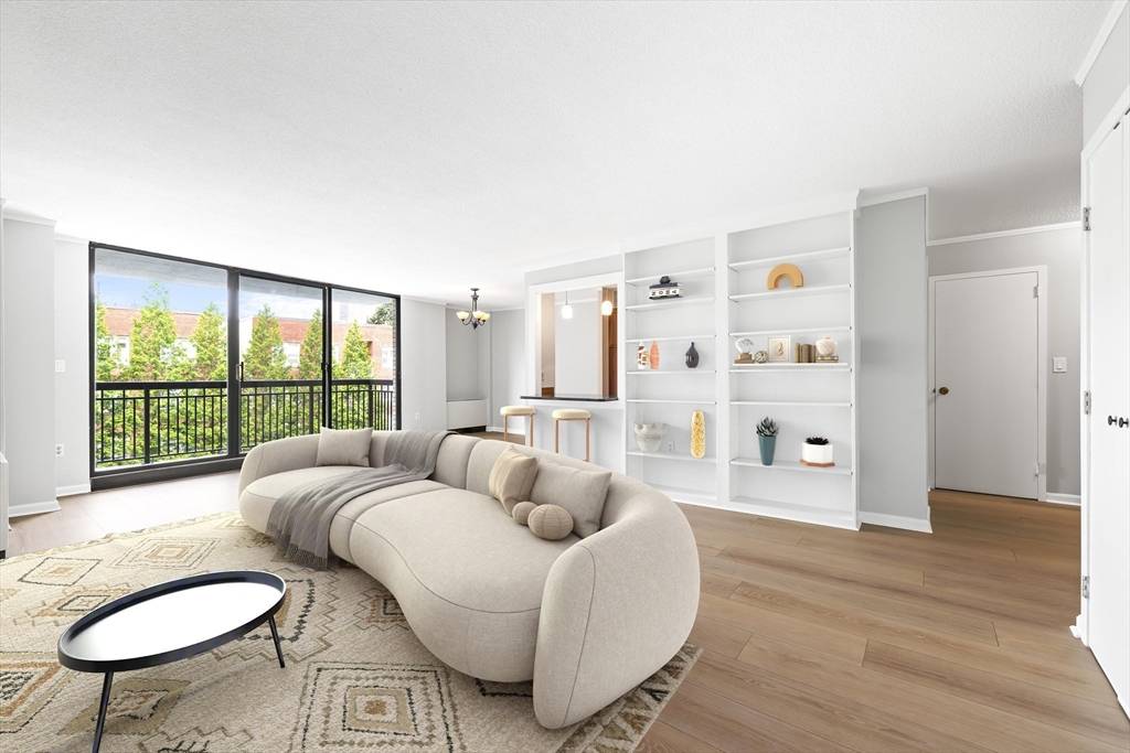 Brookline, MA 02446,60 Longwood Ave #302