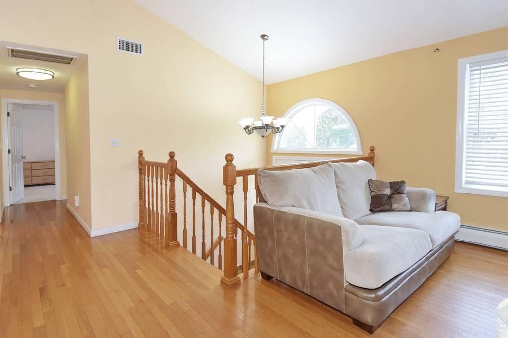 Worcester, MA 01602,16 Sherwood Rd