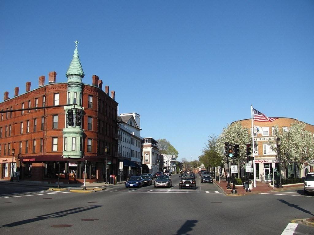 Medford, MA 02155,3 Forest #402