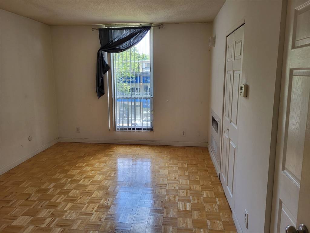Brookline, MA 02445,33 Pond Avenue #301