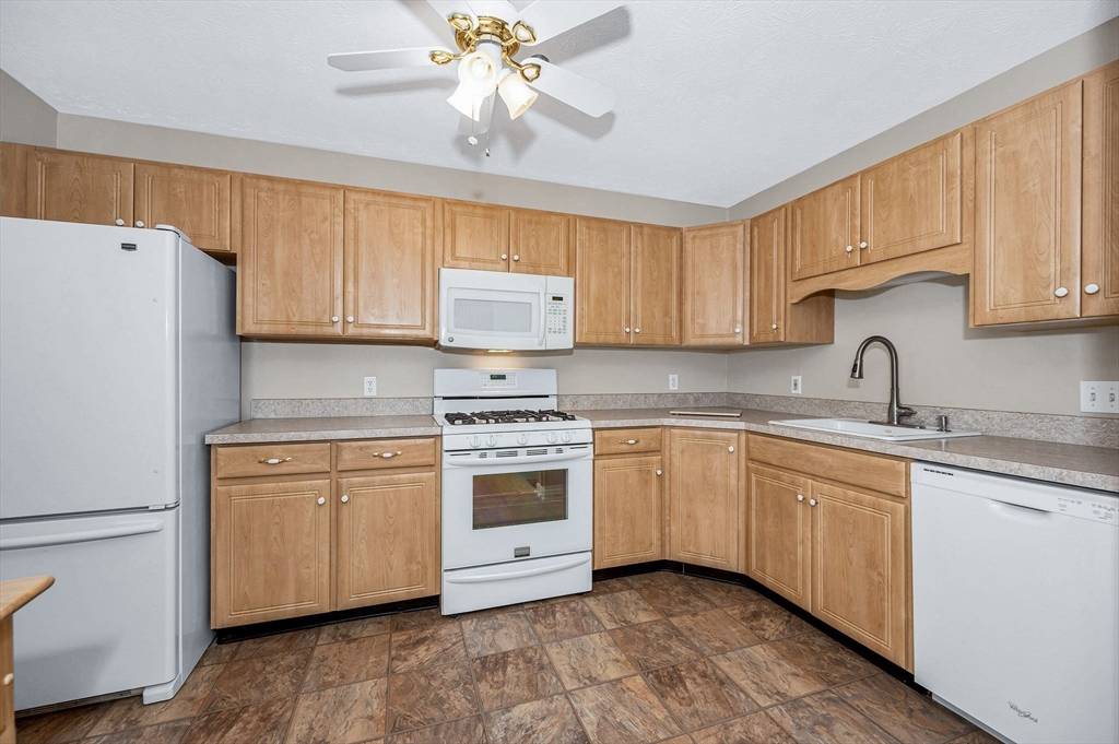 Dracut, MA 01826,14 Dallas Dr #309
