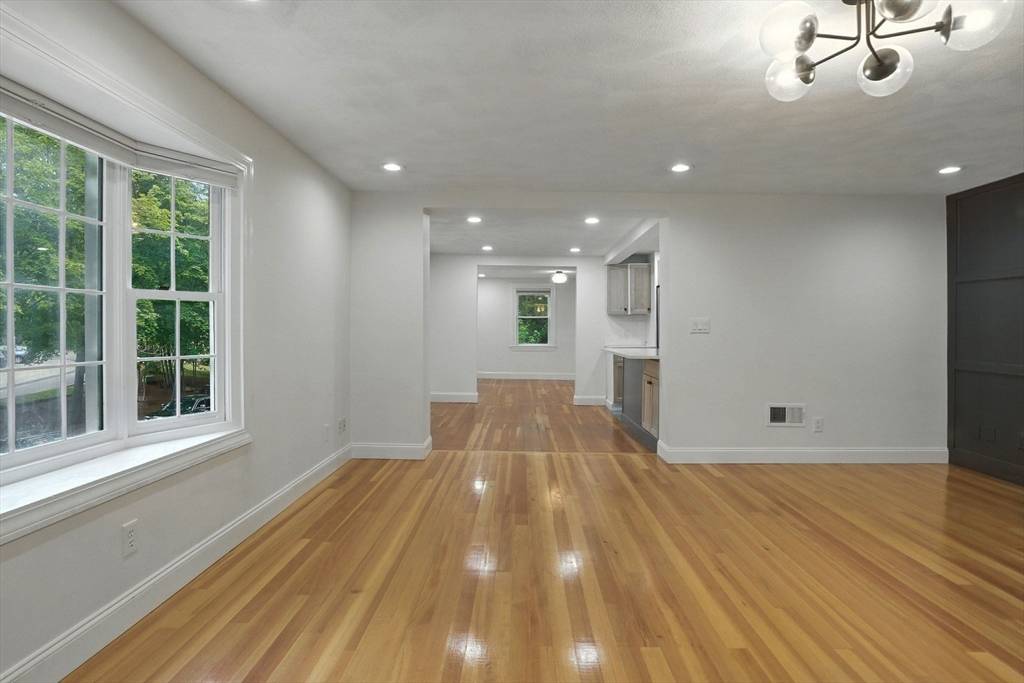 Lynnfield, MA 01940,64 Lincoln Ave #64