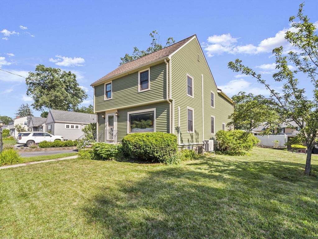 Wakefield, MA 01880,20 Curtis St