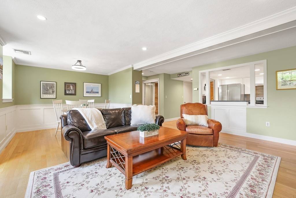 Needham, MA 02494,760 Highland Ave #2