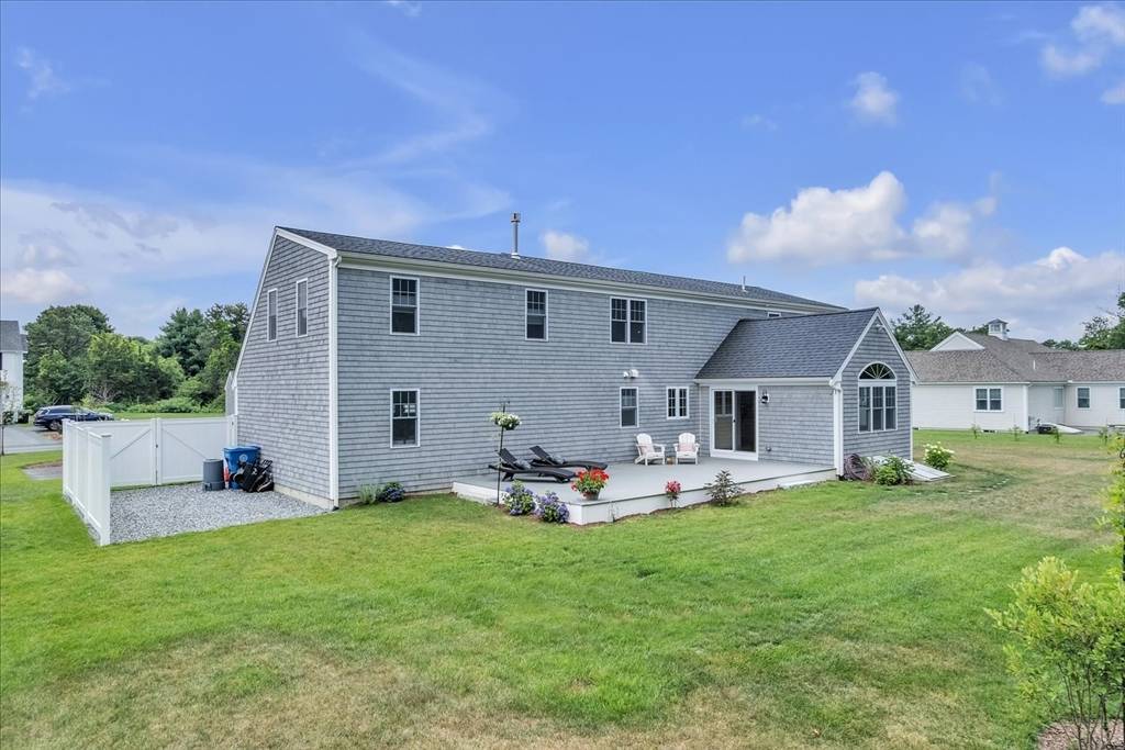 Falmouth, MA 02536,8 Dylans Way