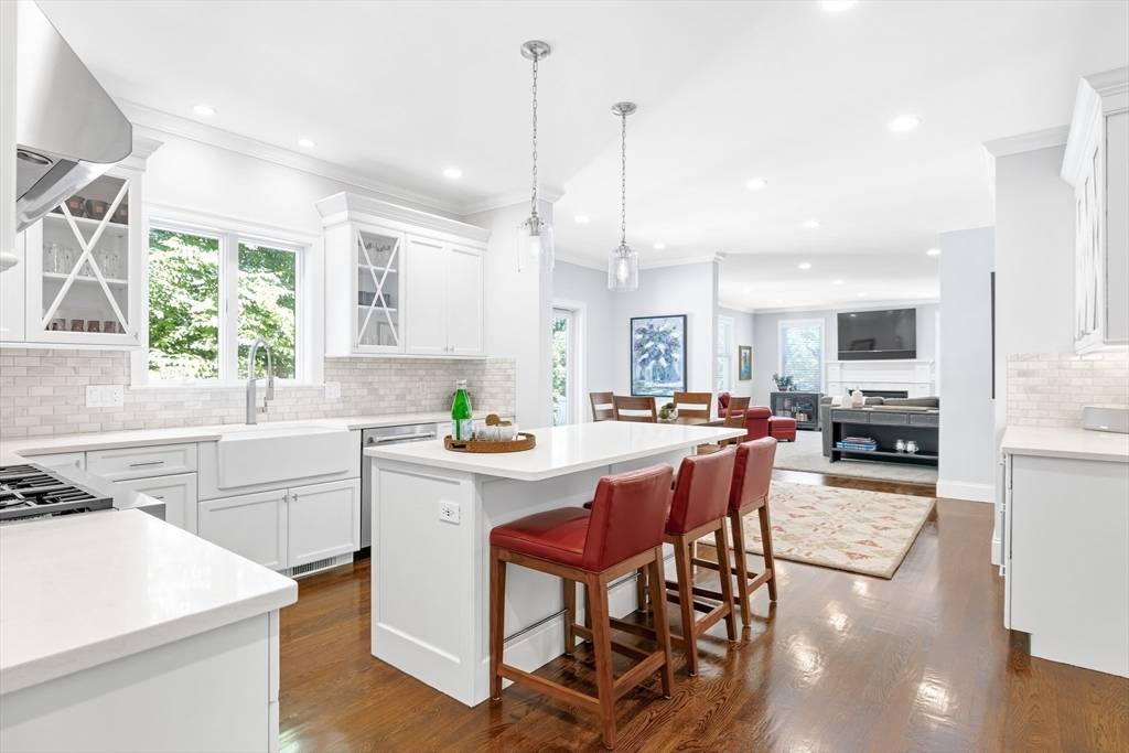 Needham, MA 02492,1332 Great Plain Ave