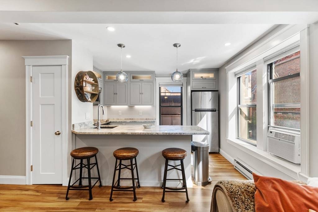 Boston, MA 02113,38-RA Charter St #6