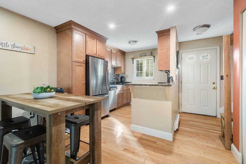 Easton, MA 02375,9 Adam St #12