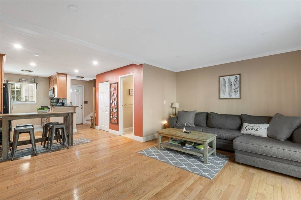 Easton, MA 02375,9 Adam St #12