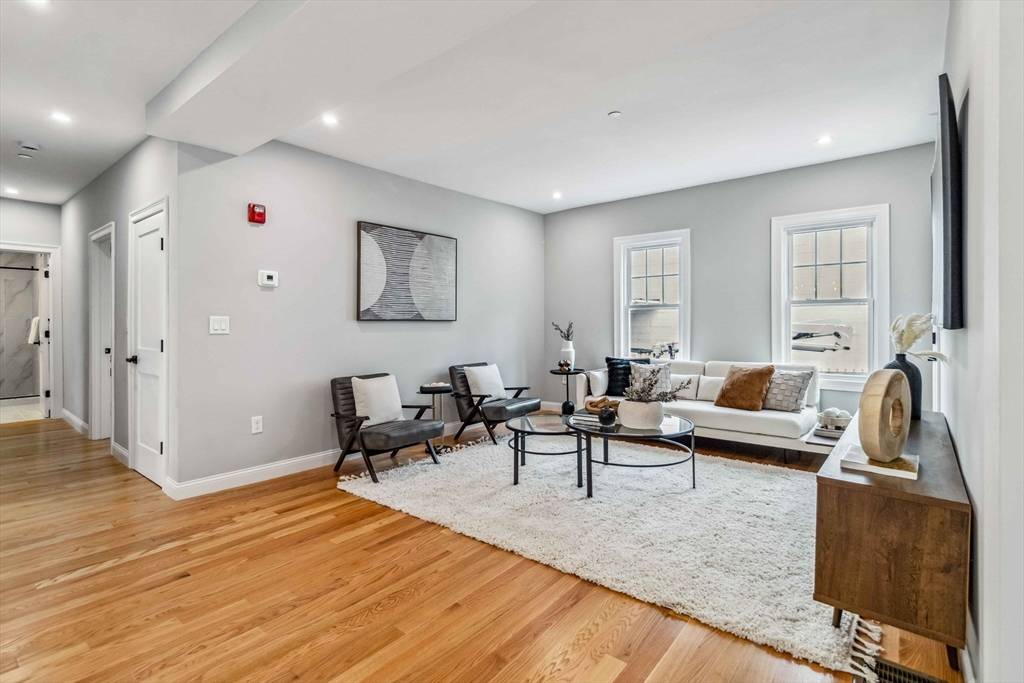 Somerville, MA 02143,16 Alston St #16
