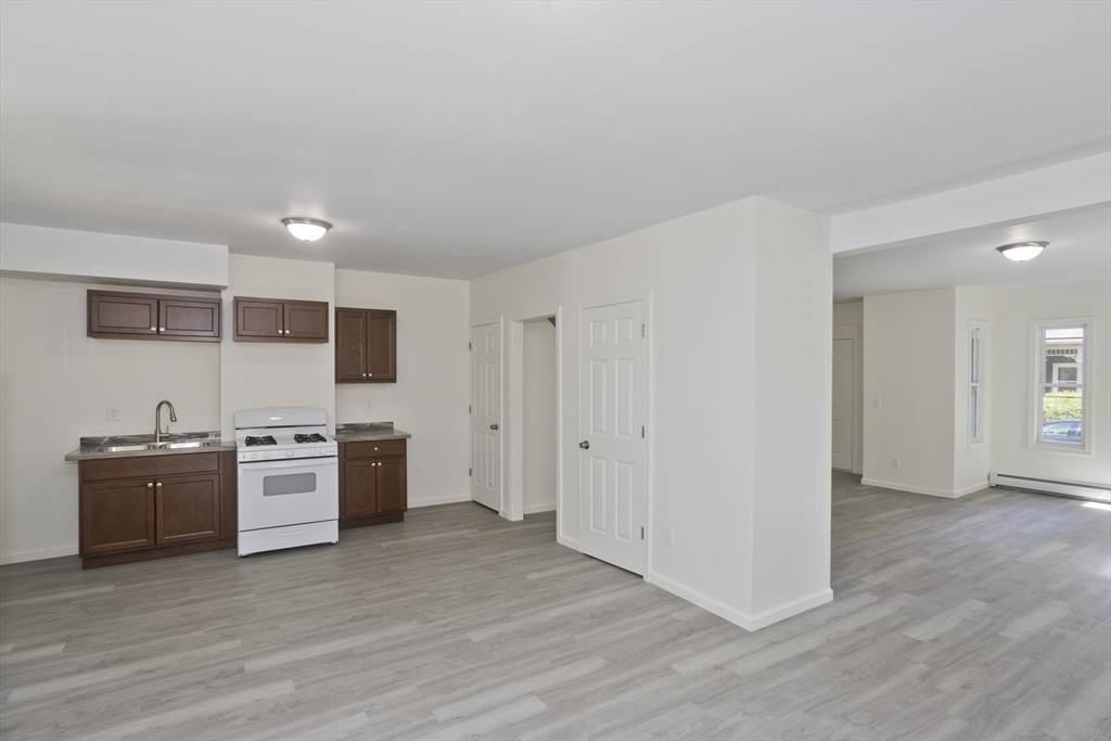 Northampton, MA 01060,22-22 Highland Ave #22